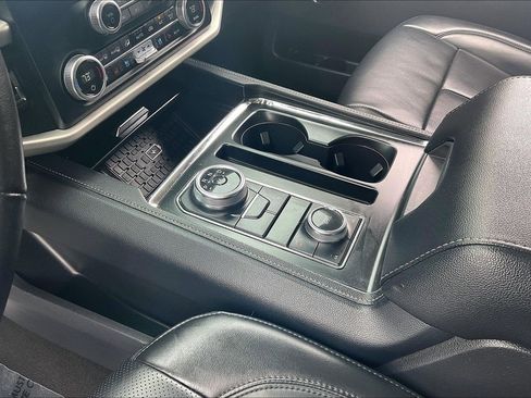 Used 2024 Ford Expedition XLT image 22