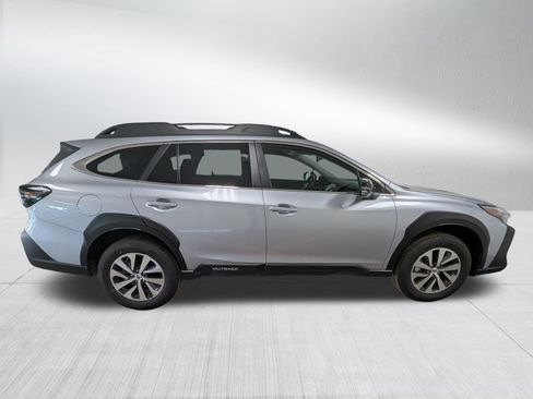 Used 2025 Subaru Outback Premium image 11