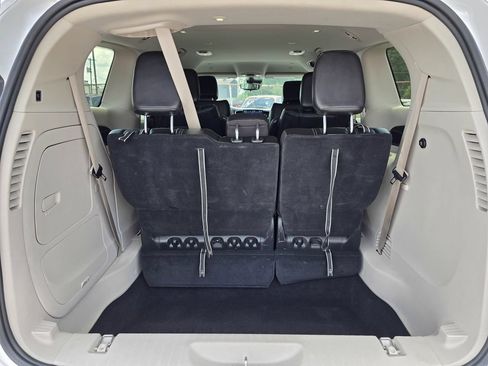 Used 2024 Chrysler Pacifica Limited FWD image 40