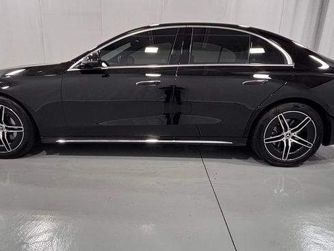 Used 2024 Mercedes-Benz E 350 4MATIC Sedan image 9