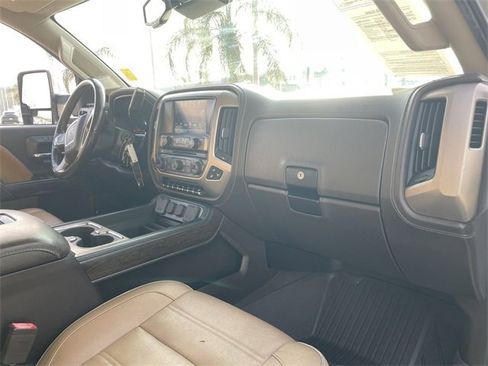 Used 2019 GMC Sierra 2500 Denali w/ Duramax Plus Package image 26