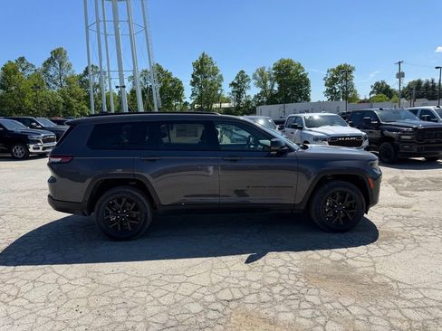 New 2026 Jeep Grand Cherokee L 4WD image 5
