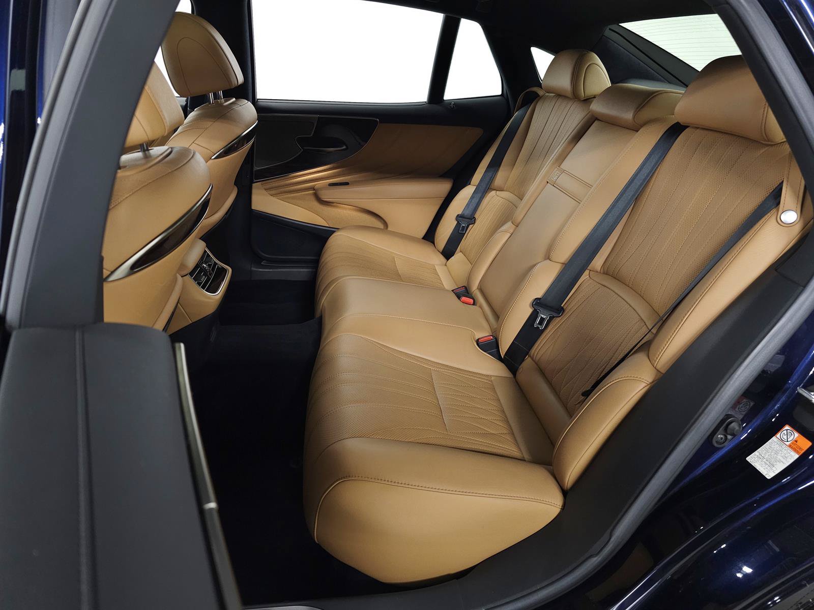 Used 2021 Lexus LS 500 AWD w/ Interior Upgrade Package image 34