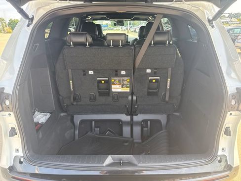 Used 2025 Toyota Sienna Limited AWD/4WD image 21