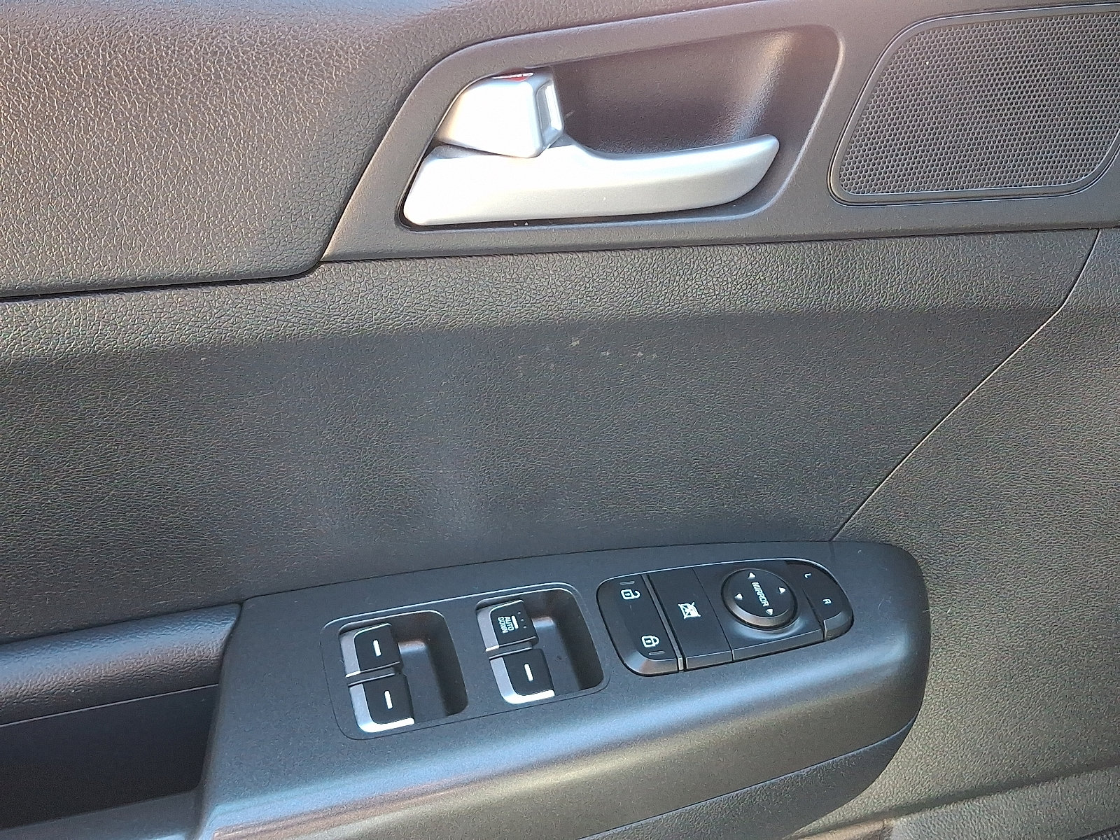 Used 2022 Kia Sportage LX FWD image 12