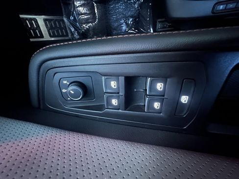 Used 2024 Volkswagen Atlas Peak Edition SEL image 37