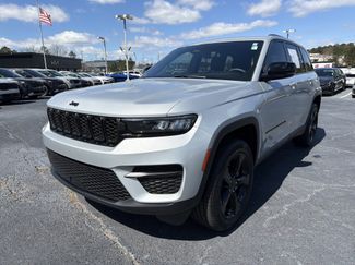 Used 2023 Jeep Grand Cherokee Altitude video 1