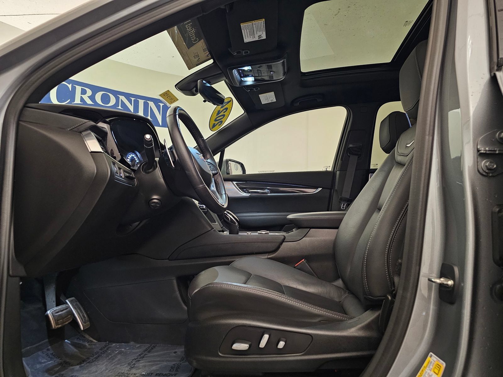 Used 2024 Cadillac XT6 Sport w/ Technology Package AWD/4WD image 6