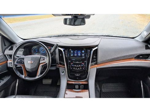 Used 2019 Cadillac Escalade Luxury image 33