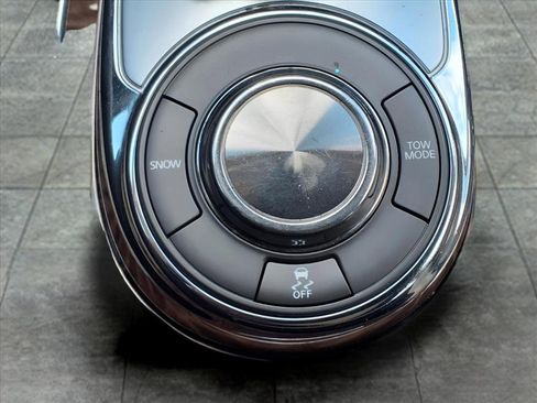 Used 2018 Nissan Armada SL image 11