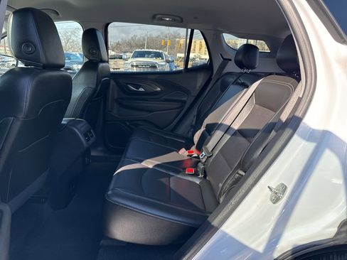 Used 2024 GMC Terrain SLT image 26