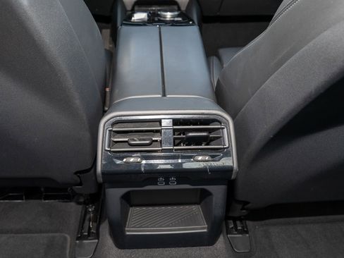 Used 2024 BMW 530i image 19