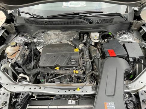 Used 2025 Chevrolet Trax RS w/ Sunroof Package FWD image 26