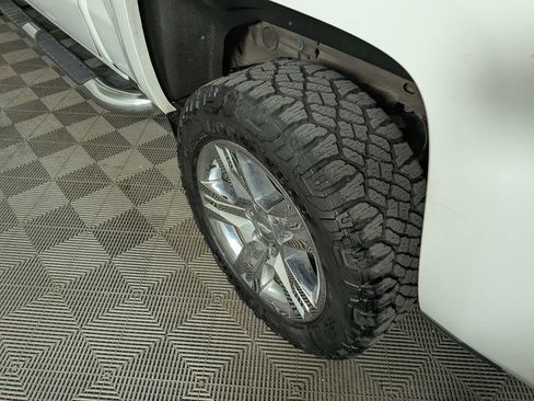 Used 2018 Chevrolet Silverado 1500 Custom w/ Custom Value Package image 14