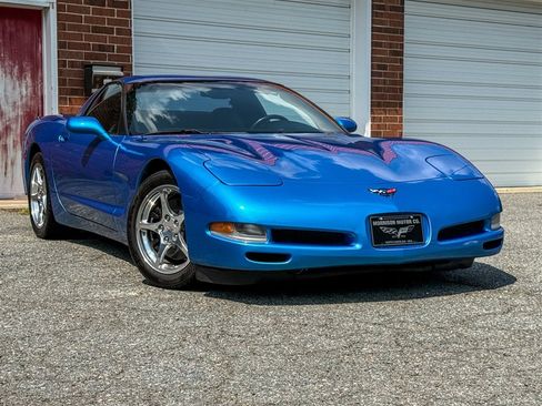 Used 1999 Chevrolet Corvette Coupe w/ Lighting Pkg RWD image 28