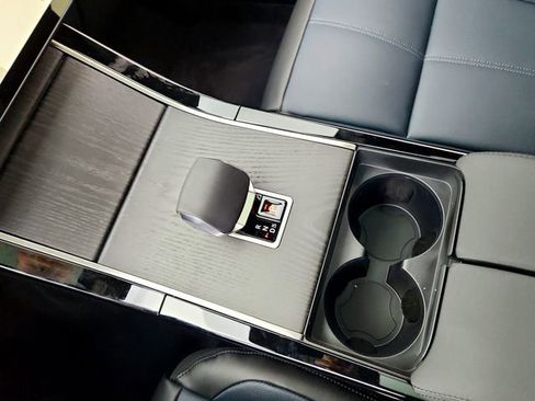 New 2026 Land Rover Range Rover Velar Dynamic SE image 26