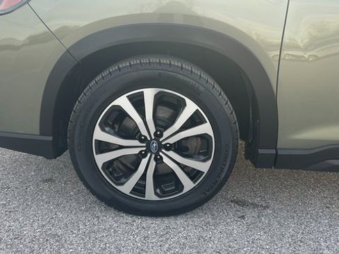 Used 2020 Subaru Forester Limited image 12