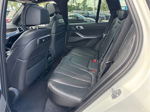 Used 2025 BMW X5 xDrive50e image 5