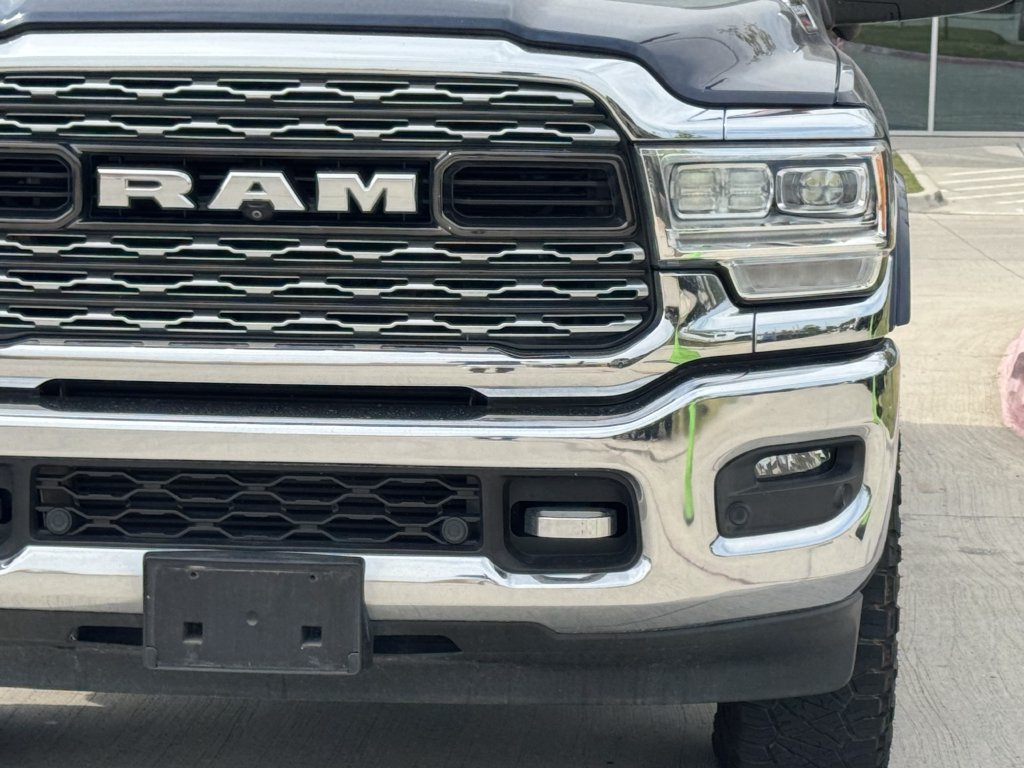 Used 2022 RAM 3500 Limited AWD/4WD image 9