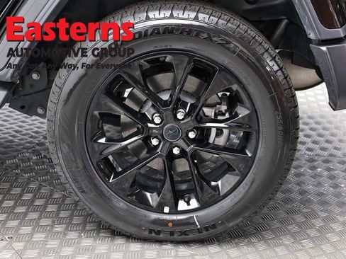 Used 2025 Jeep Wrangler Unlimited Sahara image 8