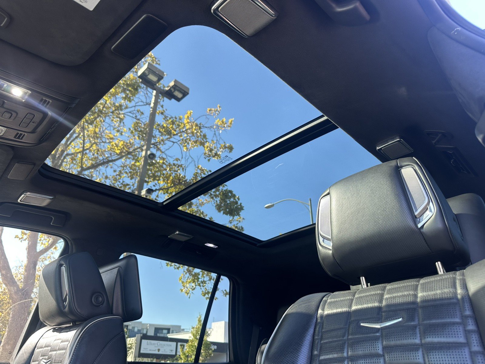 Used 2021 Cadillac Escalade Sport Platinum w/ LPO, ONYX Package AWD/4WD image 29