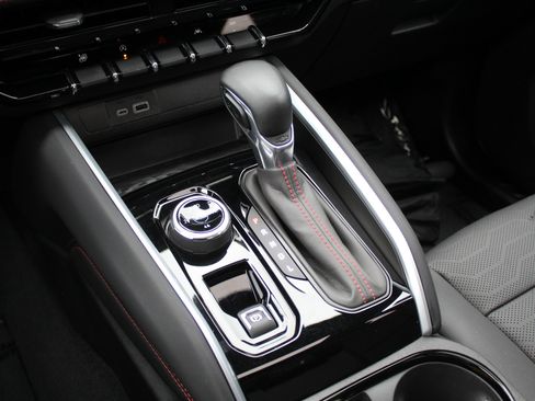 Used 2023 Chevrolet Colorado Z71 image 36