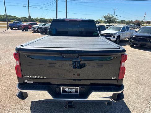 Used 2022 Chevrolet Silverado 2500 LT w/ Convenience Package AWD/4WD image 10