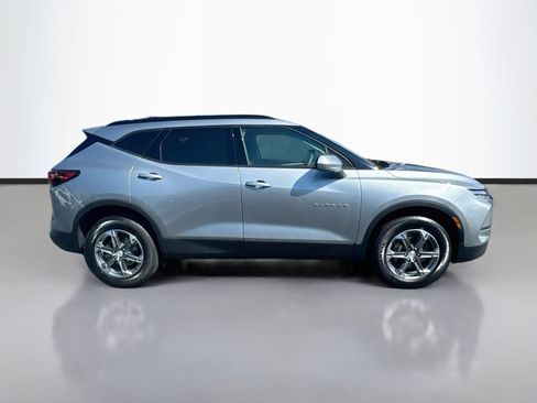 Used 2024 Chevrolet Blazer LT w/ Convenience Package FWD image 8