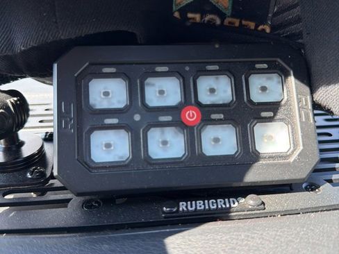 Used 2024 Nissan Frontier PRO-4X w/ Pro Premium Package image 3