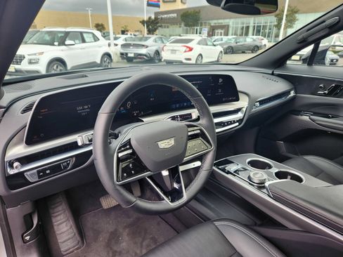 Used 2024 Cadillac Lyriq Sport AWD/4WD image 9