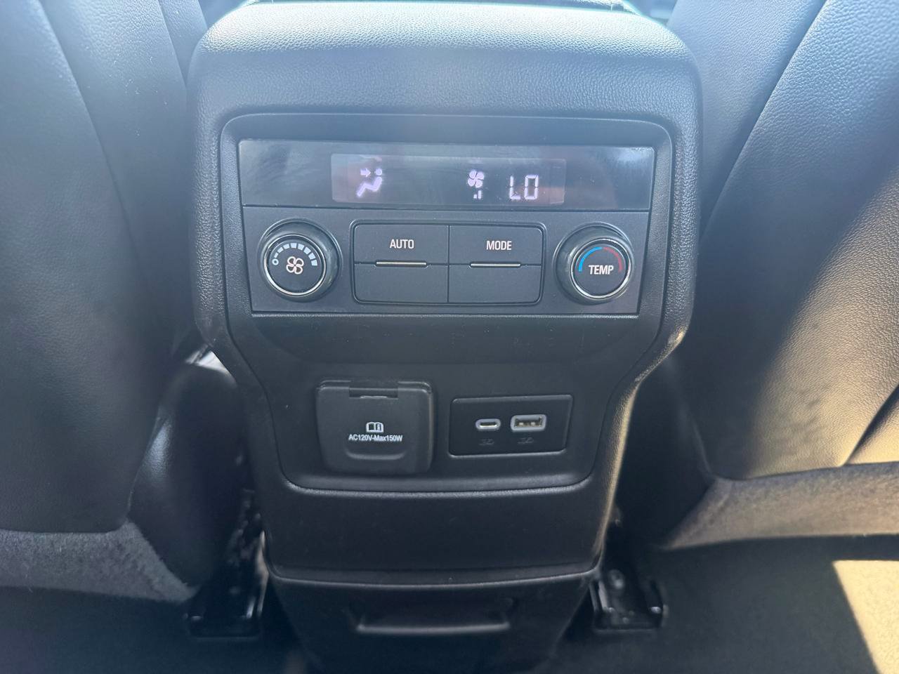 Used 2023 GMC Acadia SLT AWD/4WD image 22