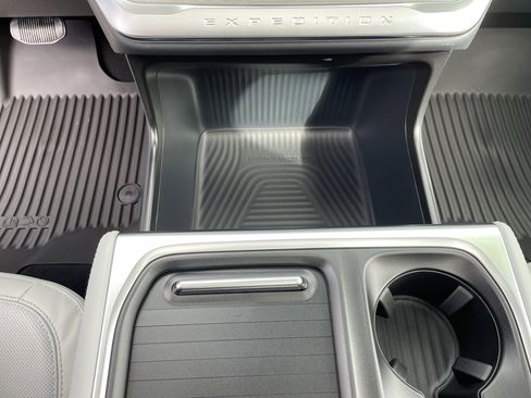 New 2026 Ford Expedition Max Platinum AWD/4WD image 18