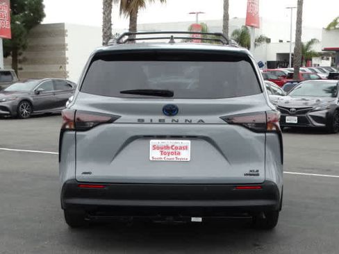 Certified 2023 Toyota Sienna XLE Woodland Edition image 13