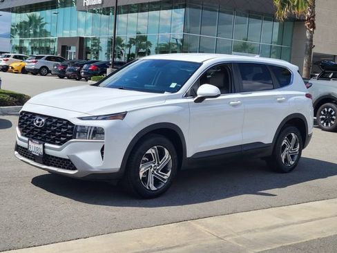 Used 2023 Hyundai Santa Fe SE FWD image 2