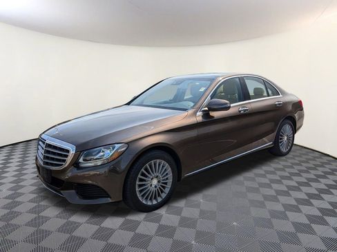 Used 2017 Mercedes-Benz C 300 4MATIC Sedan image 1