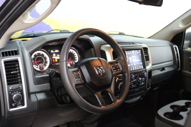 Used 2019 RAM 1500 Classic SLT AWD/4WD image 14