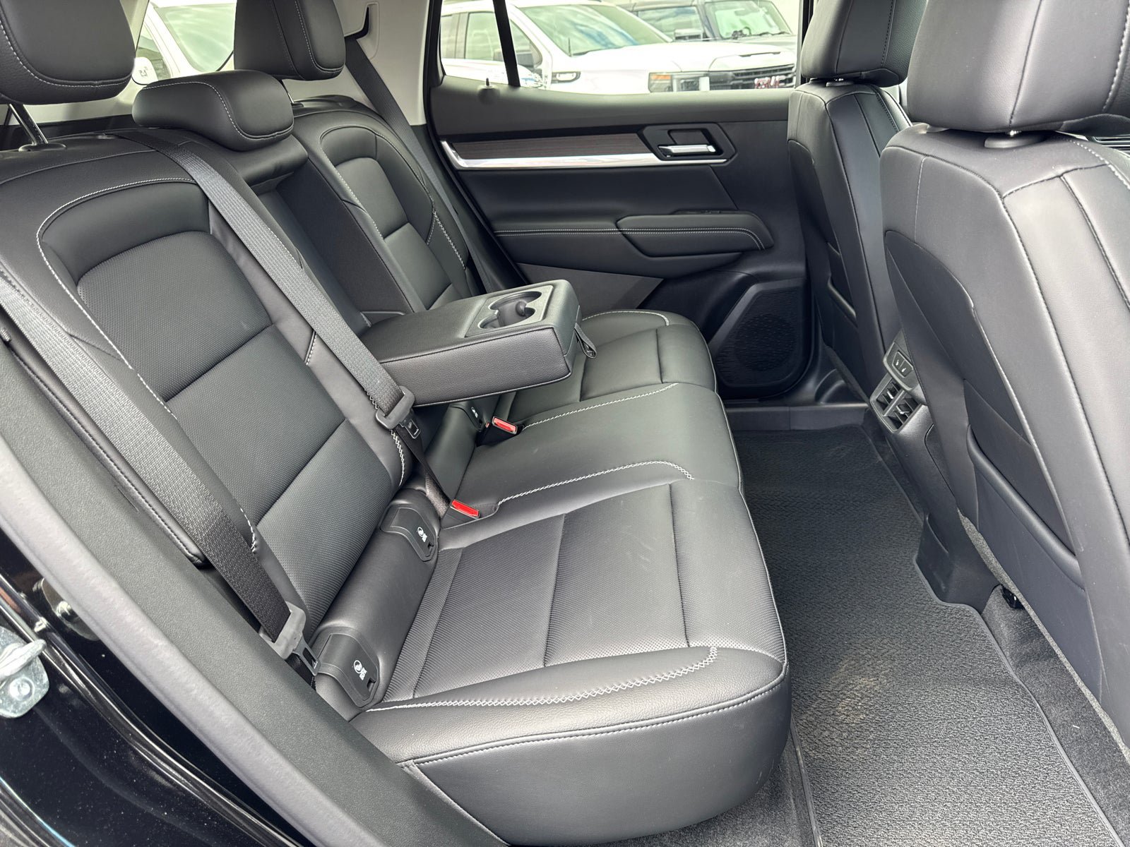 New 2026 GMC Terrain Denali w/ LPO, Black Badging Package AWD/4WD image 18