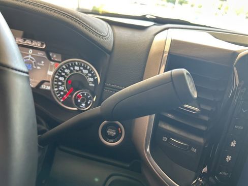 Used 2024 RAM 2500 Laramie w/ Towing Technology Group AWD/4WD image 8
