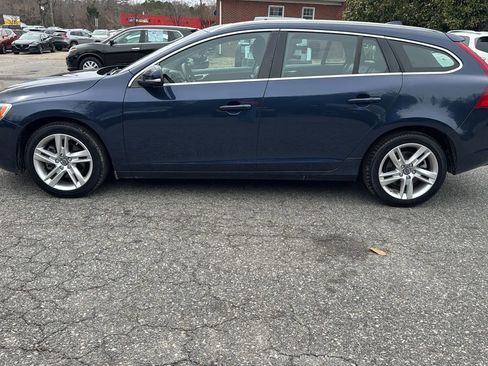 Used 2015 Volvo V60 T5 Premier image 8