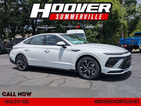 Used 2025 Hyundai Sonata SEL FWD image 1