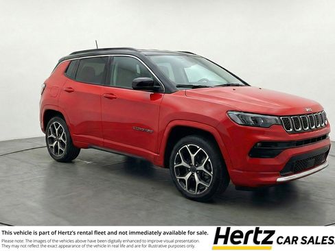 Used 2025 Jeep Compass Limited image 1