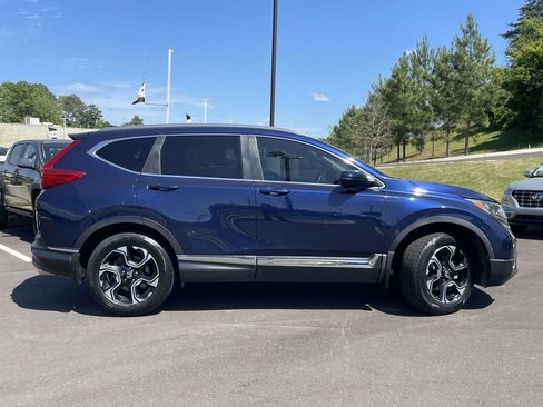 Used 2018 Honda CR-V Touring image 2