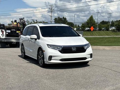 Used 2023 Honda Odyssey Touring image 3