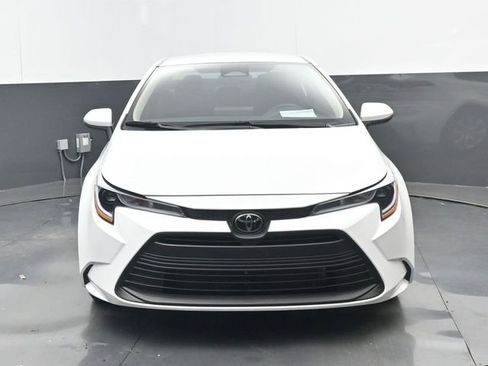 Used 2025 Toyota Corolla LE image 19