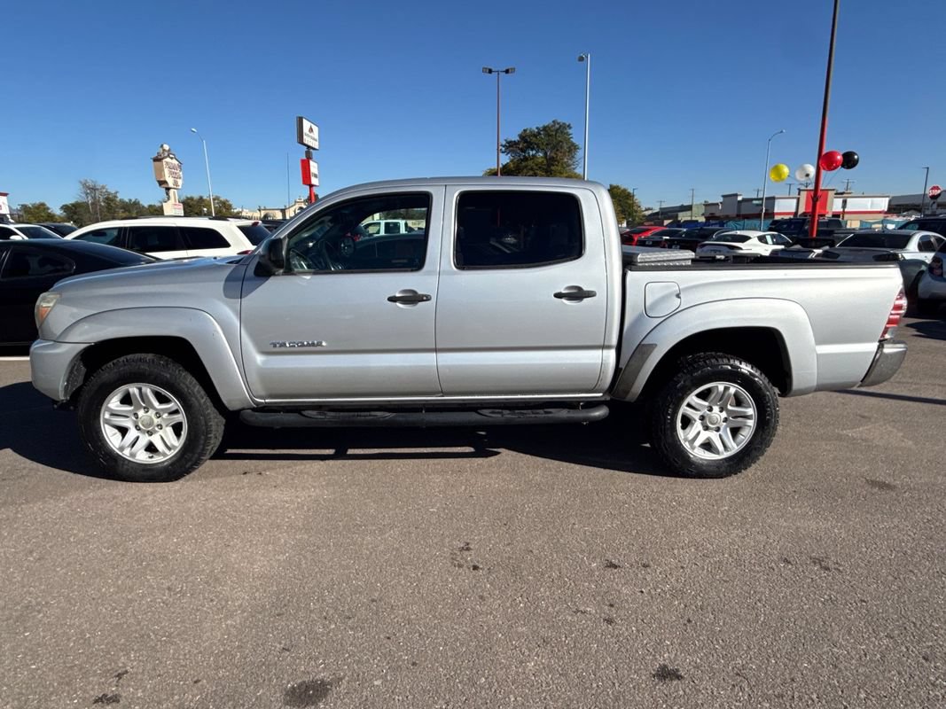 Used 2013 Toyota Tacoma 4x4 Double Cab w/ SR5 Pkg image 4