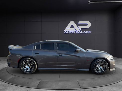 Used 2019 Dodge Charger Scat Pack image 8