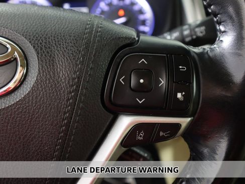 Used 2018 Toyota Highlander XLE image 6