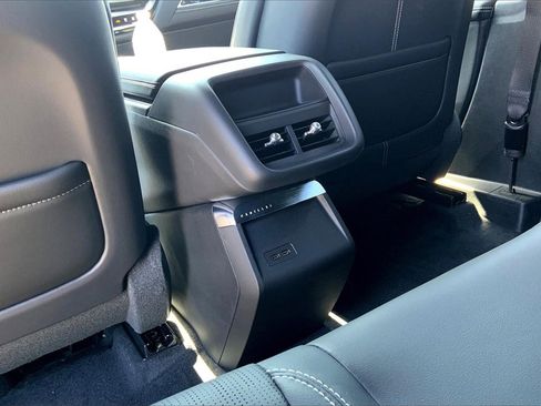 New 2025 Cadillac Lyriq Luxury image 21