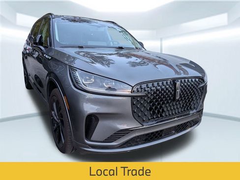 Used 2025 Lincoln Aviator Reserve w/ Jet Appearance Package image 4