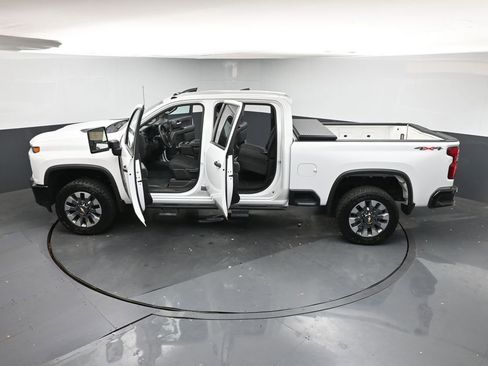 Used 2022 Chevrolet Silverado 2500 Custom w/ Custom Convenience Package image 45